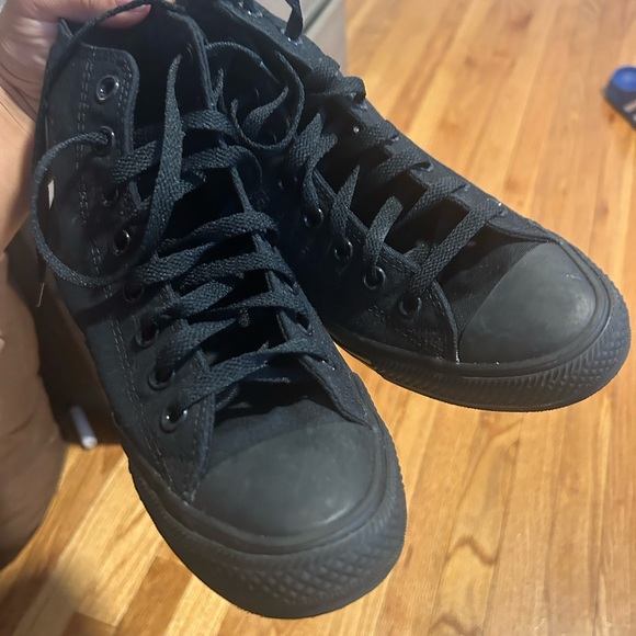 Converse Black Tops - Picture 2 of 4
